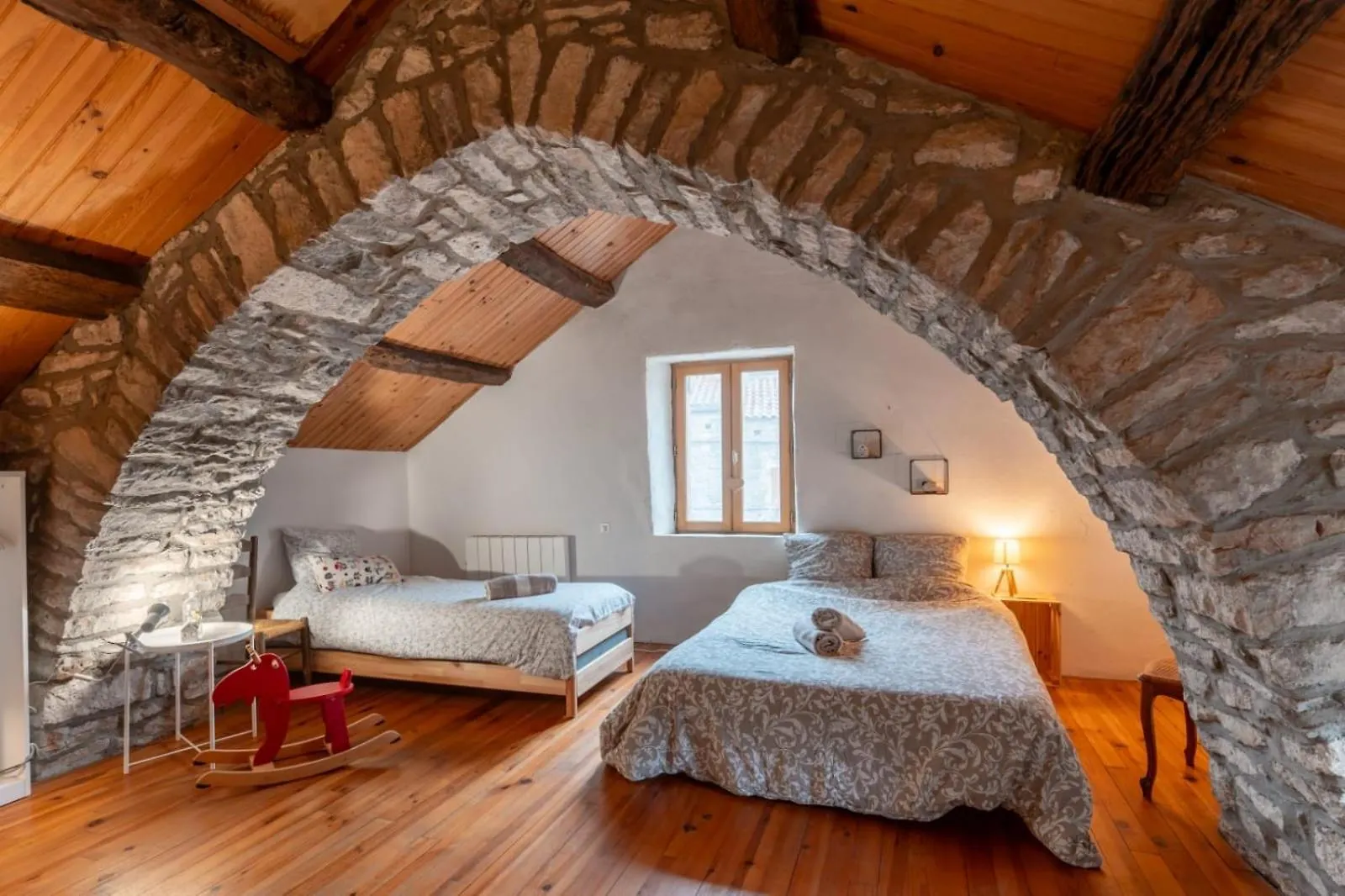 Hébergement de vacances Maison de village au cœur des remparts Sainte-Eulalie-de-Cernon