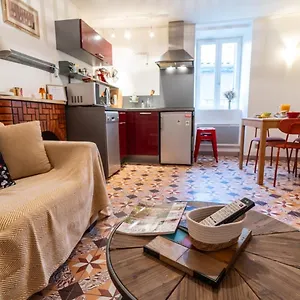 Hébergement de vacances La Maison Dans Les Remparts, Sainte-Eulalie-de-Cernon